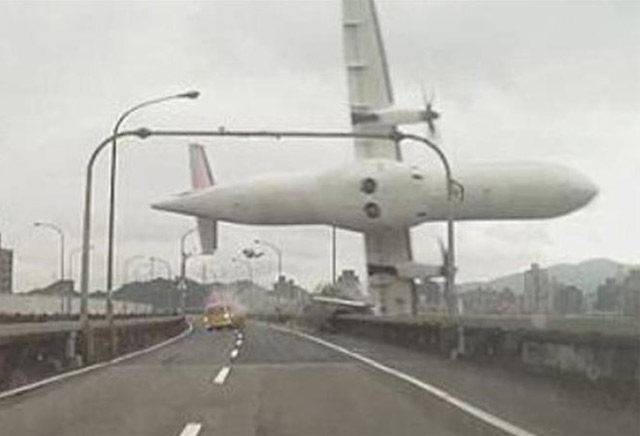 TRANSASIA AEROPLANO