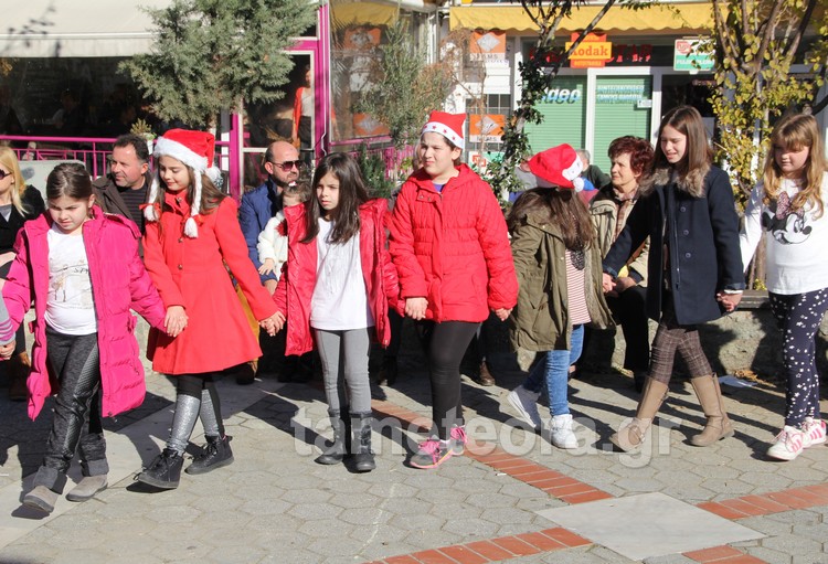 XOREYTIKA_DHMOY_PLATEIA_RHGA_FERAIOY_XRISTOYGENNA_24-12-15_00019