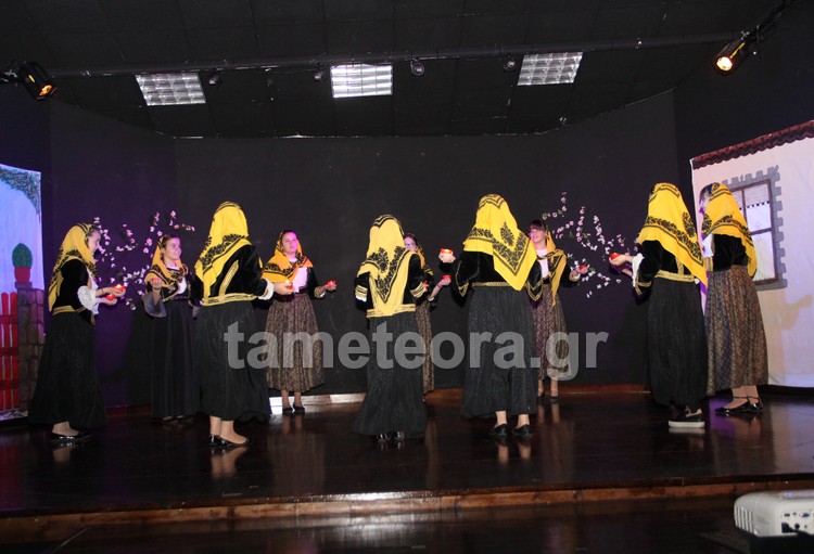 EKDHLOSHSXOLHSPARADXORONDHMOY8516_00485