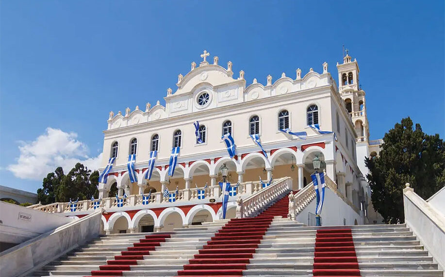 Η Παναγιά της Τήνου / visitgreece.gr